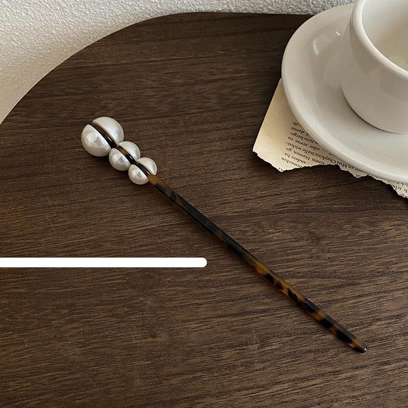 Vintage Pearl Hairpin